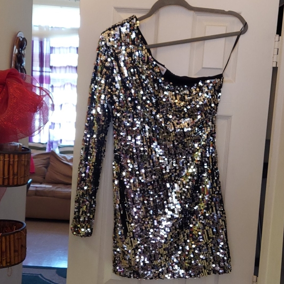 Cosmopolitan Dresses & Skirts - Party Dress
